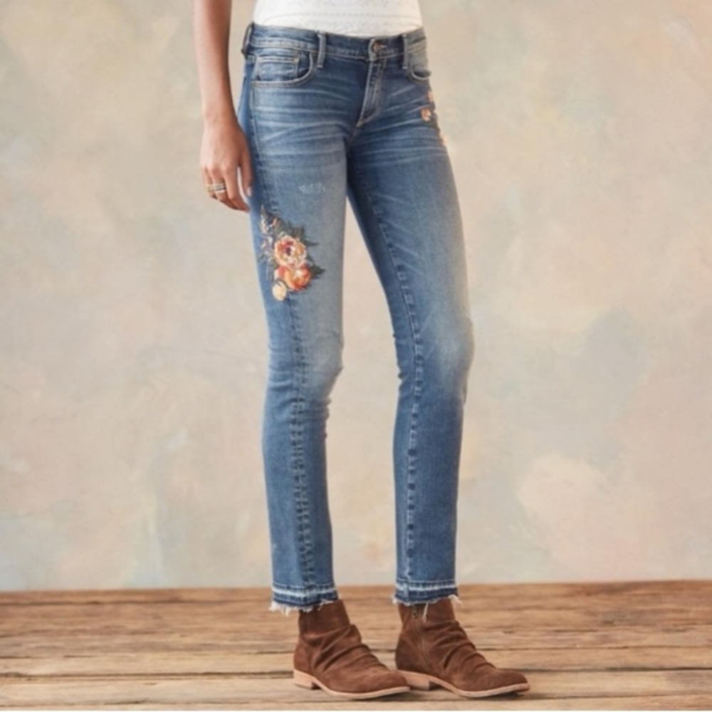 Driftwood Floral Embroidered Audrey Raw Hem Jeans Size 31